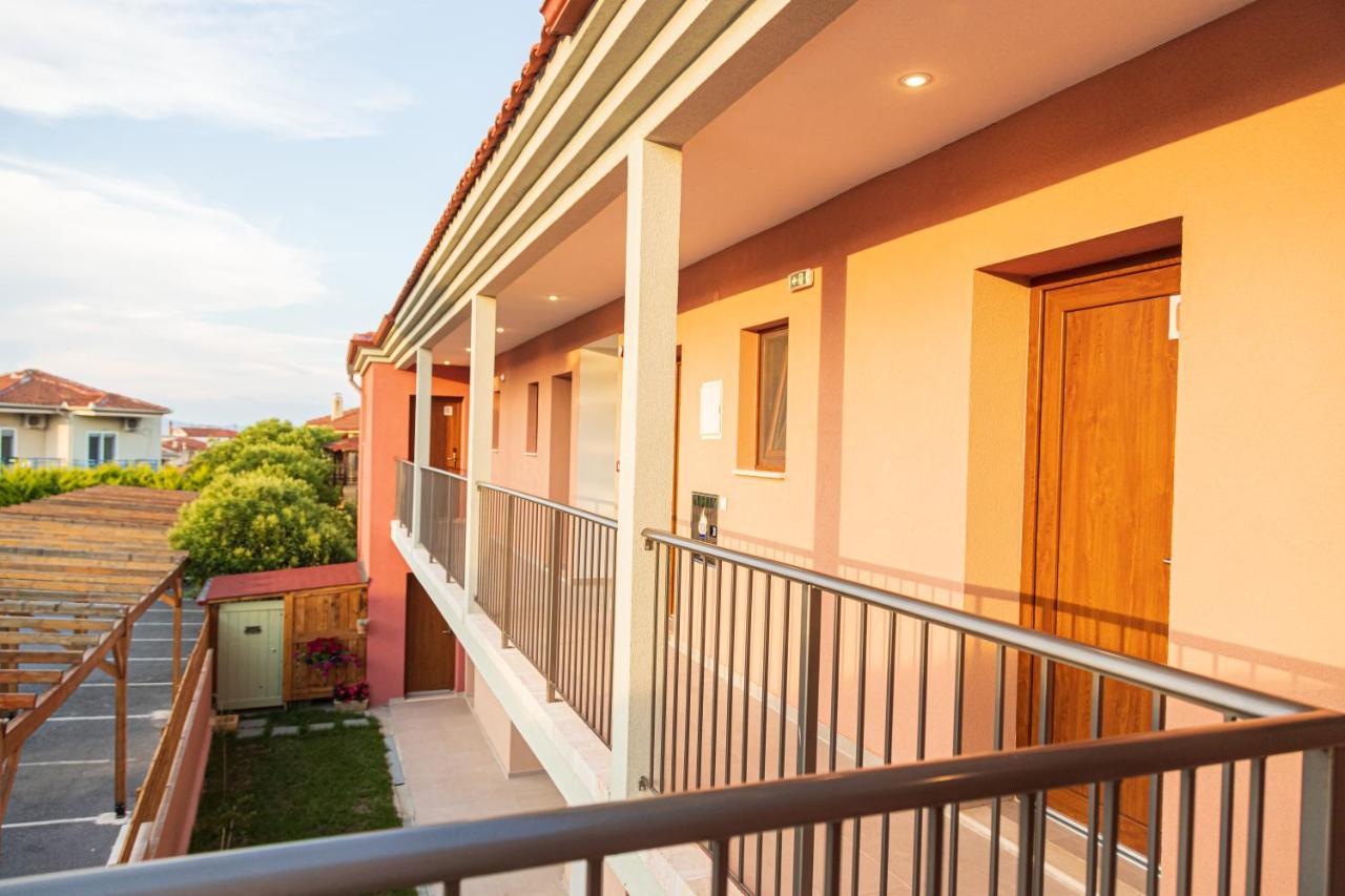 Samari Hotel *